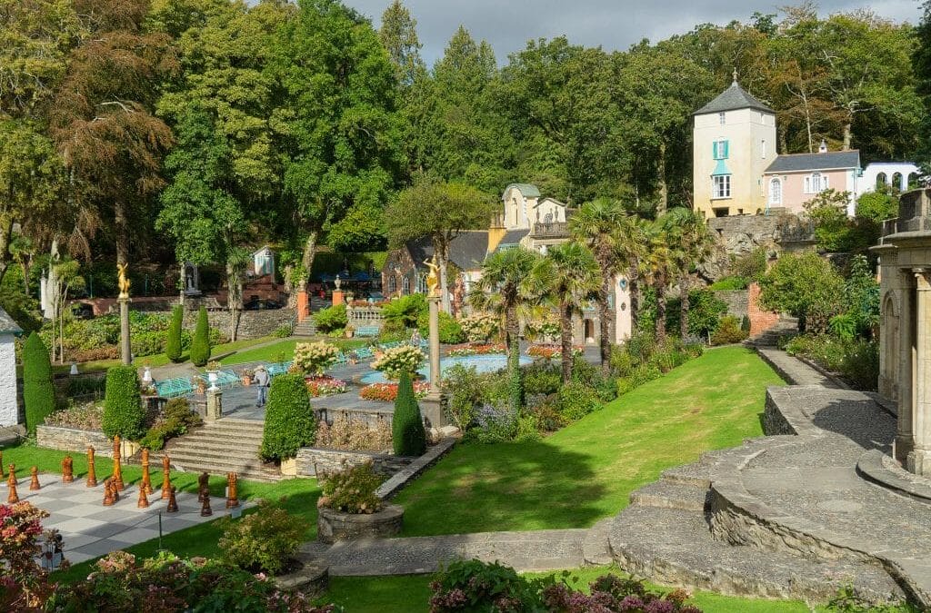 Portmeirion in Summer – Colours, Shapes & Textures – Mini Module with Masterclass