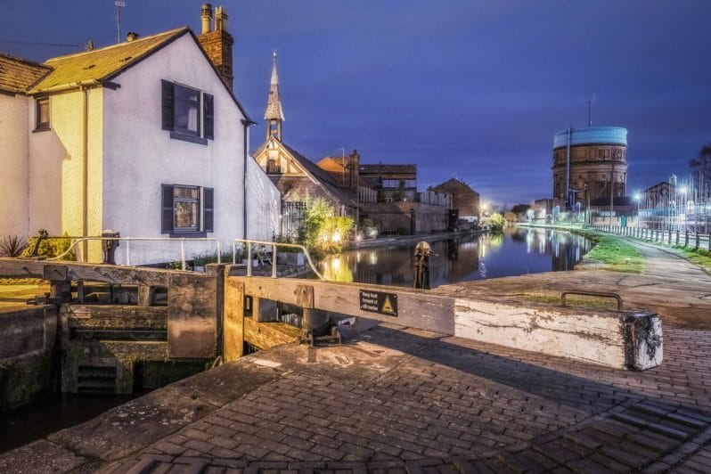 Photo taken in lowlight along the Shropshire Union Canal in Chester